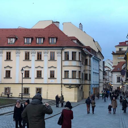 Pleasant Apartment Under The Bratislava Castle Exterior photo