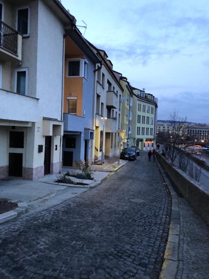 Pleasant Apartment Under The Bratislava Castle Exterior photo