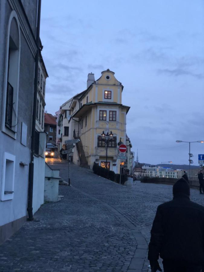 Pleasant Apartment Under The Bratislava Castle Exterior photo