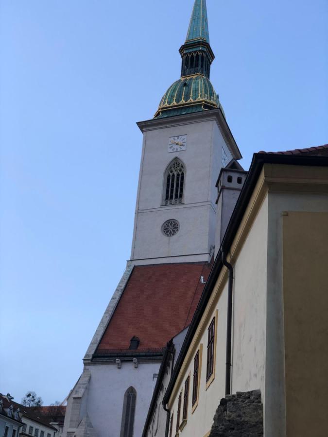 Pleasant Apartment Under The Bratislava Castle Exterior photo