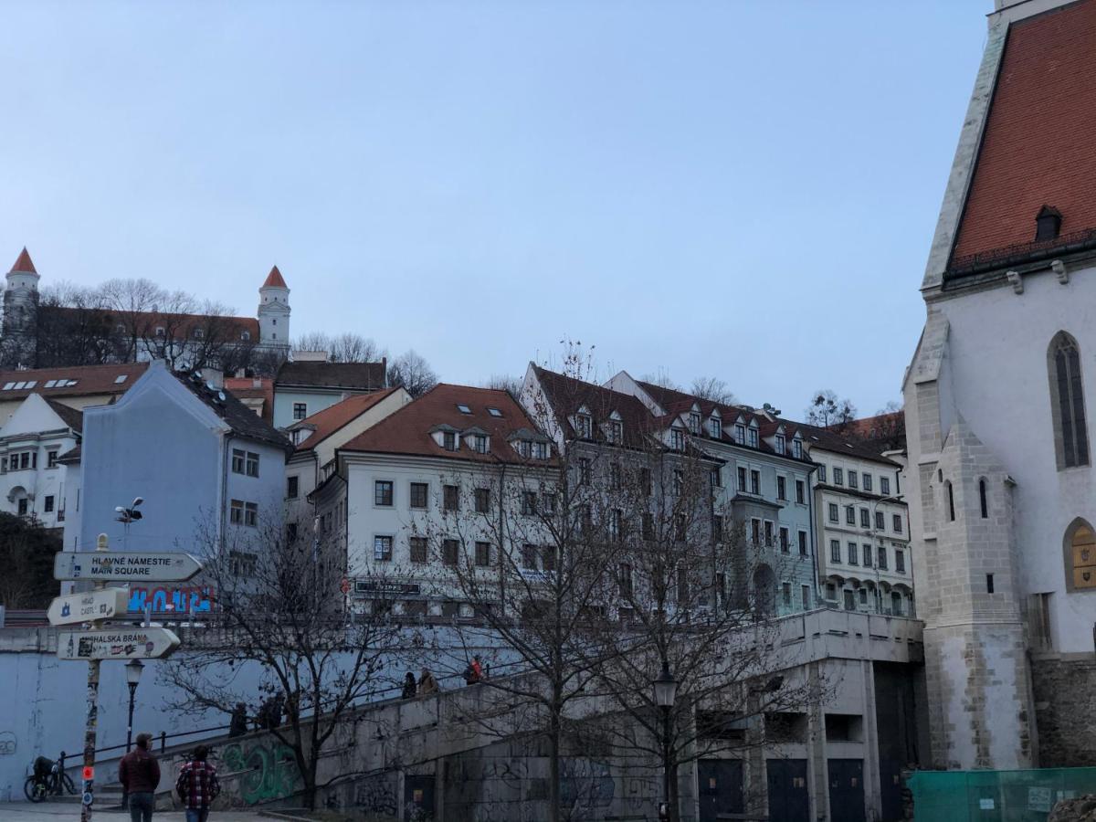 Pleasant Apartment Under The Bratislava Castle Exterior photo